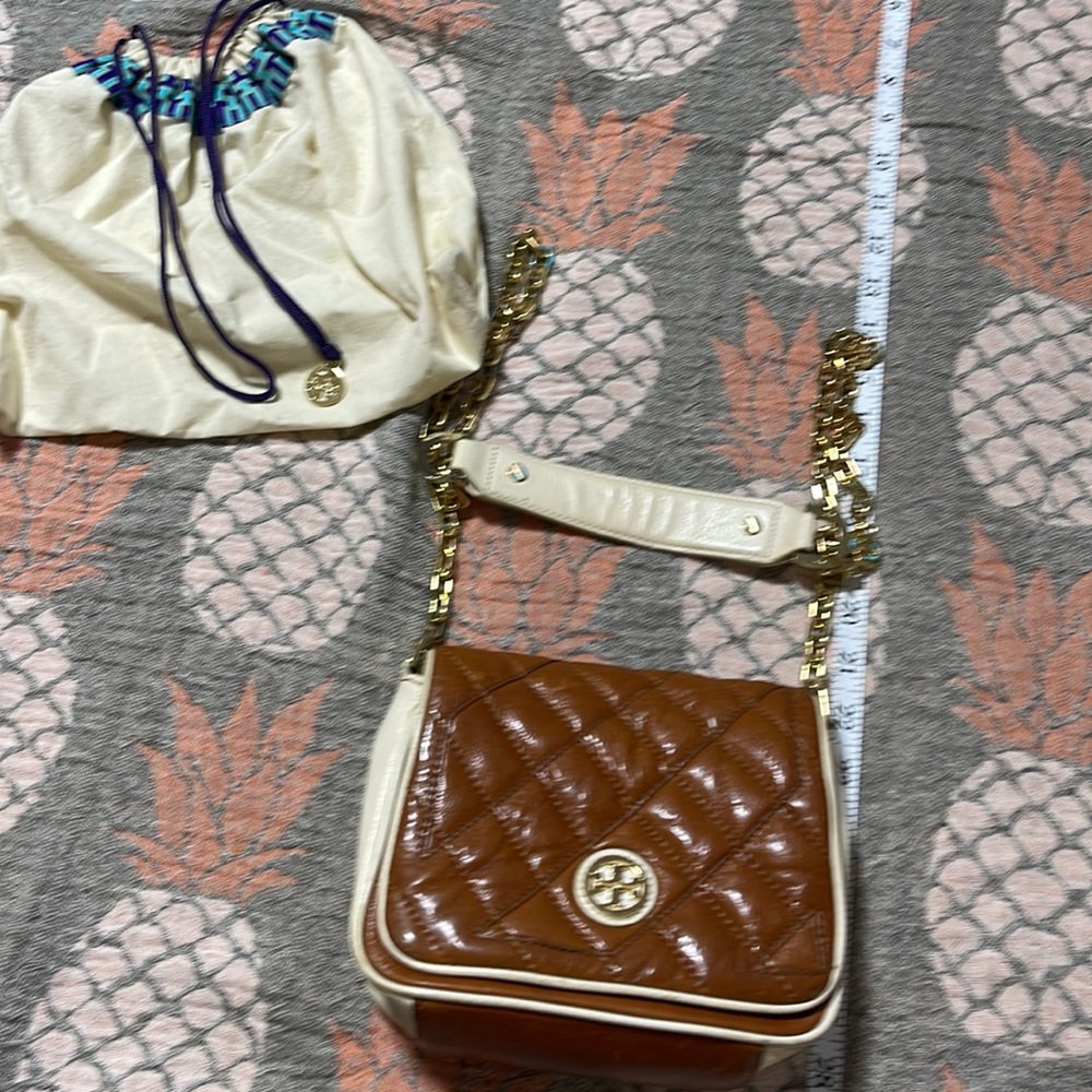 Tory Burch Brown Quilted Crossbody with Cream Trim - Picture 12 of 13